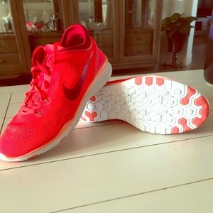 Brand New Nike (Coral) Free Run 5.0